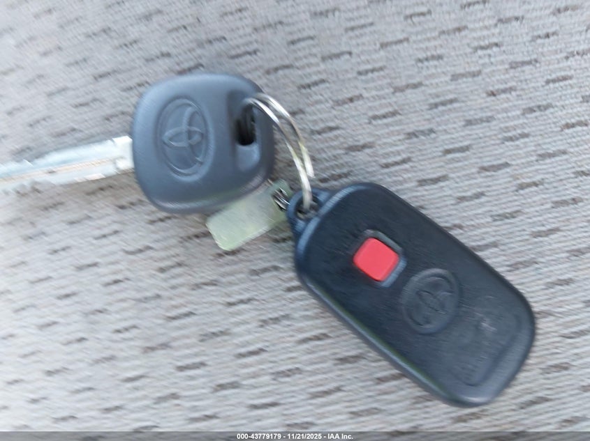 2004 Toyota Camry Le V6/Xle V6 VIN: 4T1BF32K94U583704 Lot: 43779179