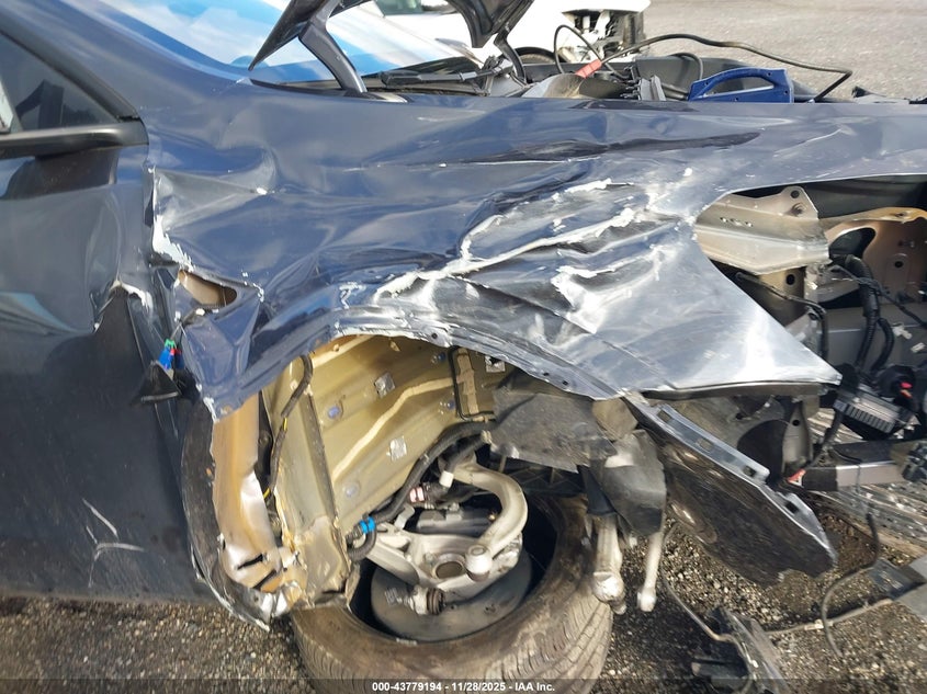 2025 Tesla Model Y Long Range Dual Motor Rear-Wheel Drive VIN: 7SAYGDED0SF267681 Lot: 43779194