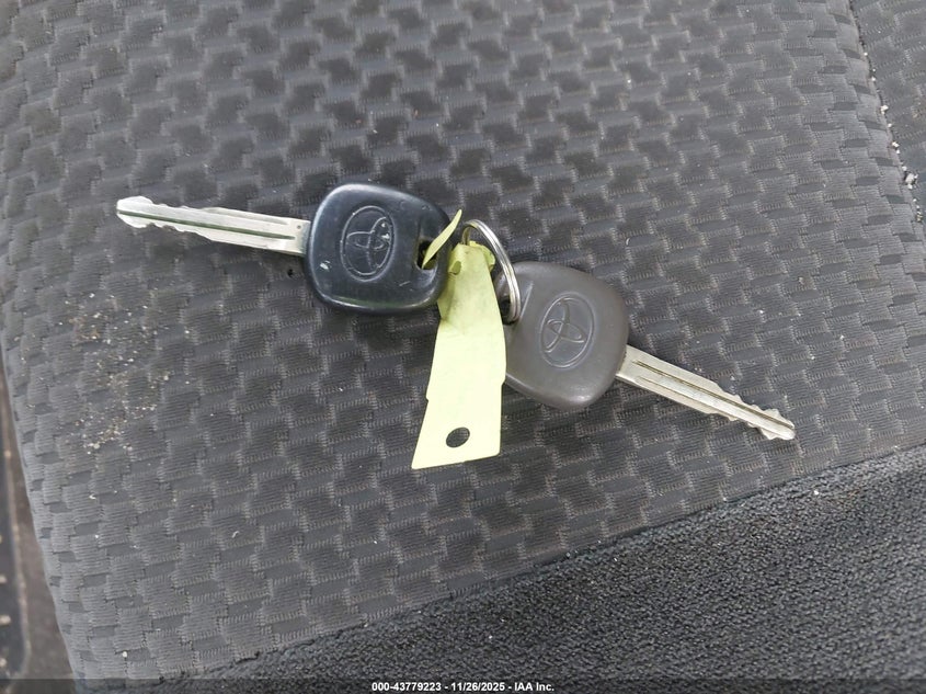 2005 Toyota Corolla S VIN: 2T1BR30E25C353266 Lot: 43779223