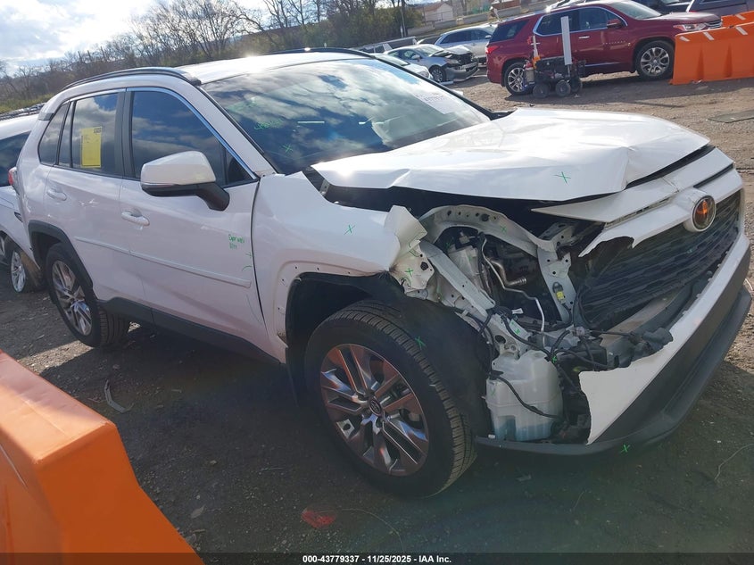 TOYOTA RAV4 XLE PREMIUM