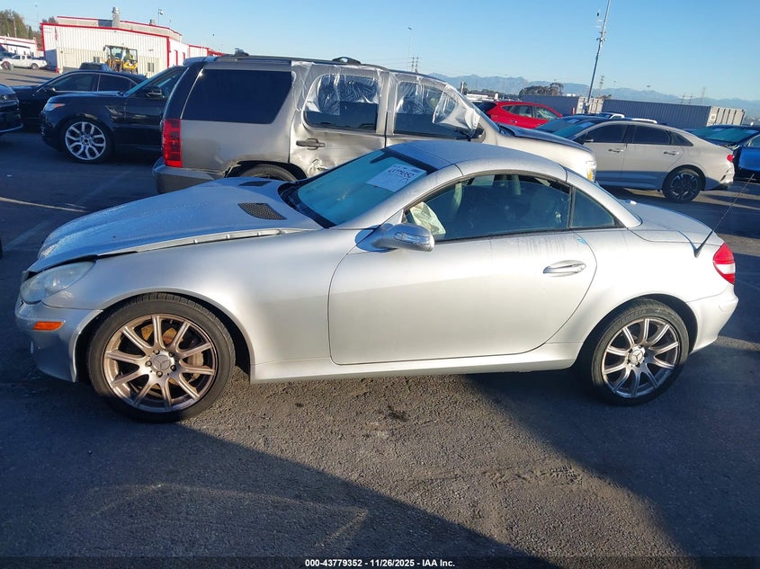 2007 Mercedes-Benz Slk 350 VIN: WDBWK56F37F154687 Lot: 43779352