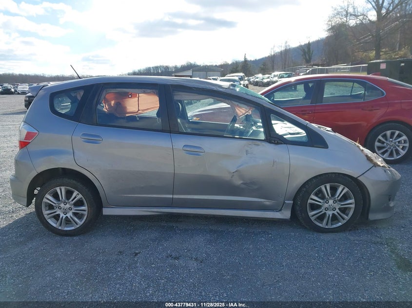 2010 Honda Fit Sport VIN: JHMGE8H43AS001007 Lot: 43779431