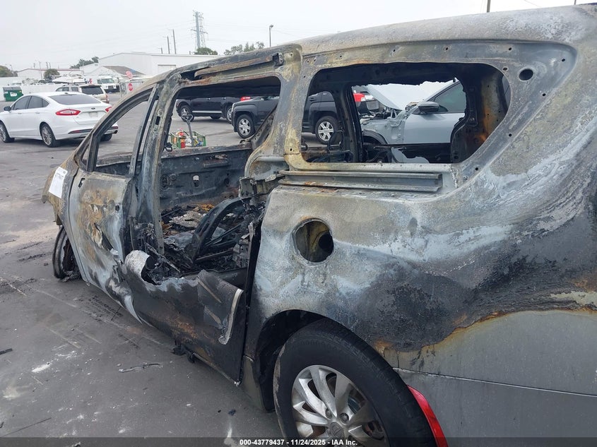 2018 Chrysler Pacifica Touring Plus VIN: 2C4RC1FG1JR212213 Lot: 43779437