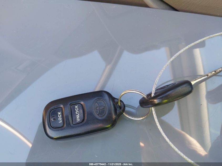 2005 Toyota Corolla Le VIN: 1NXBR32E75Z455285 Lot: 43779442