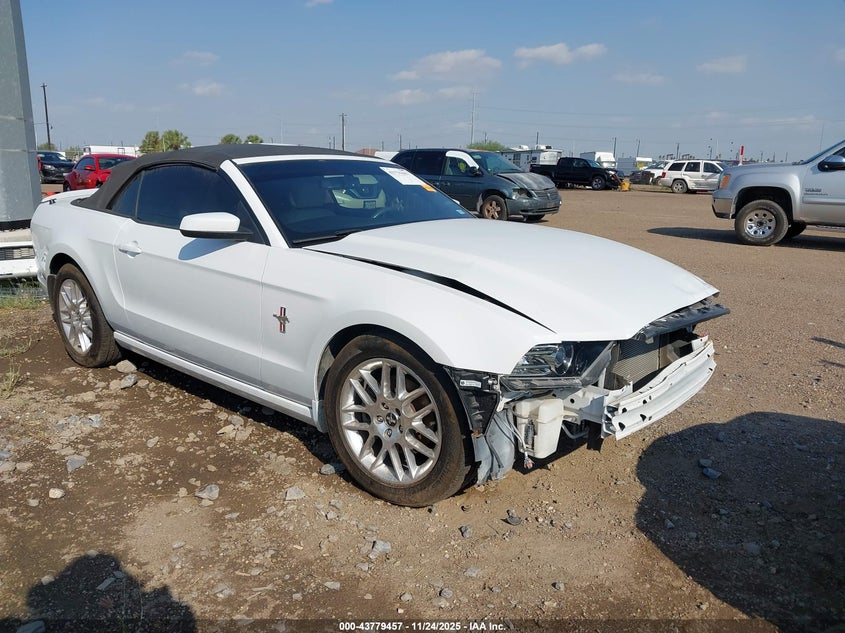 FORD MUSTANG V6 PREMIUM