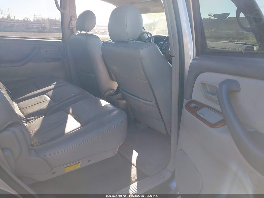 2006 Toyota Sequoia Sr5 V8 VIN: 5TDBT44A66S260077 Lot: 43779472