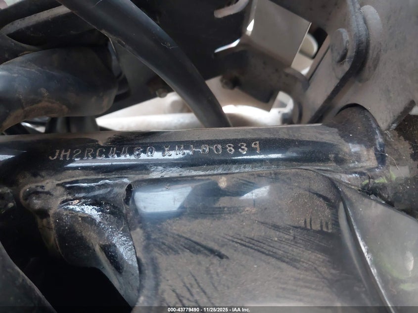 1999 Honda Vt750 Cd2 VIN: JH2RC4460XM100839 Lot: 43779490