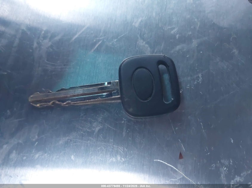 2000 Toyota Tundra Ltd V8 VIN: 5TBBT4816YS053002 Lot: 43779498