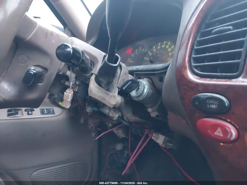 2000 Toyota Tundra Ltd V8 VIN: 5TBBT4816YS053002 Lot: 43779498