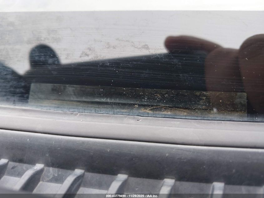 2000 Toyota Tundra Ltd V8 VIN: 5TBBT4816YS053002 Lot: 43779498