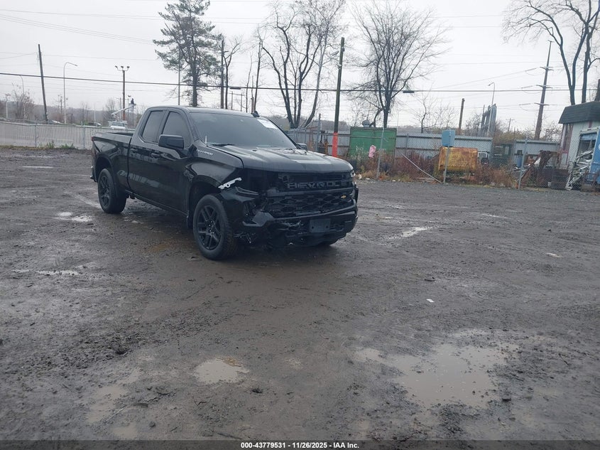 CHEVROLET SILVERADO 1500 4WD STANDARD BED CUSTOM