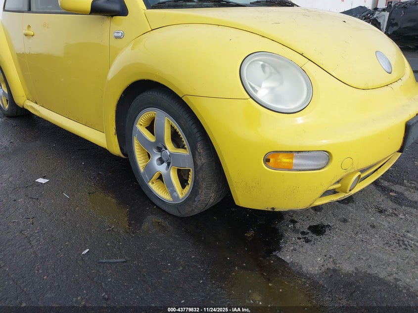 2002 Volkswagen New Beetle Gls 1.8L Turbo VIN: 3VWCD21C02M449035 Lot: 43779832