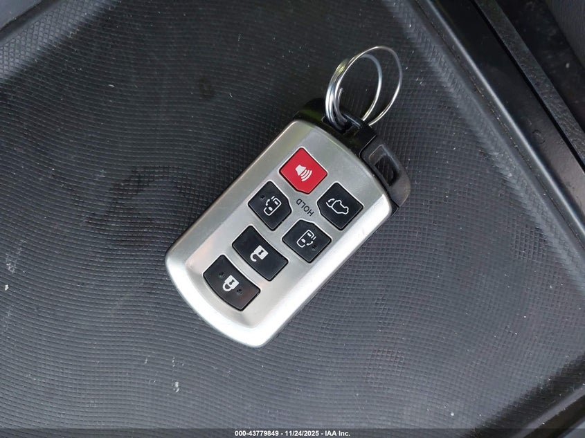 2016 Toyota Sienna Limited Premium 7 Passenger VIN: 5TDYK3DC8GS733696 Lot: 43779849