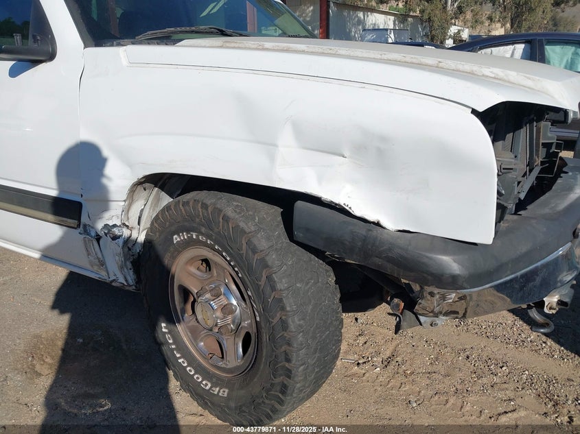 2003 Chevrolet Silverado 1500 VIN: 1GCEC14X73Z137608 Lot: 43779871