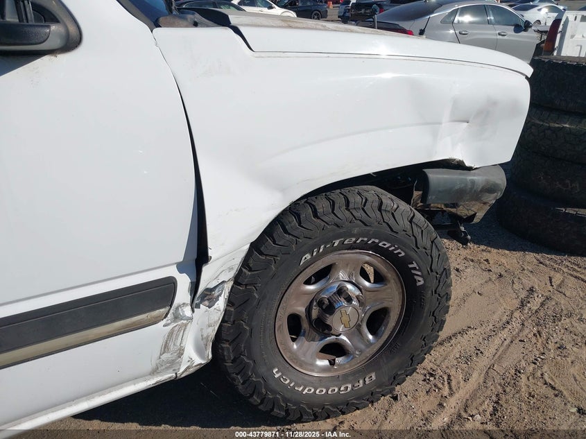 2003 Chevrolet Silverado 1500 VIN: 1GCEC14X73Z137608 Lot: 43779871