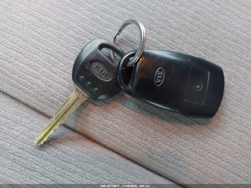 2012 Kia Sedona Lx VIN: KNDMG4C76C6502574 Lot: 43779877