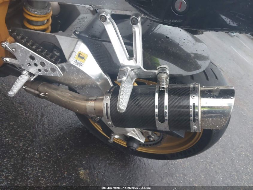 2007 Aprilia Rsv 1000 R VIN: ZD4RRTR057S000581 Lot: 43779893