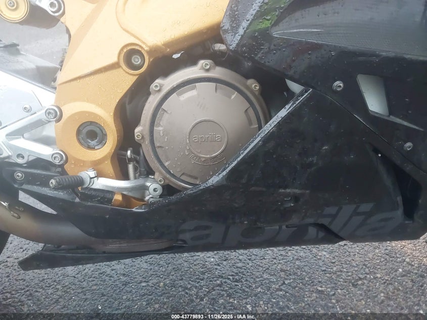 2007 Aprilia Rsv 1000 R VIN: ZD4RRTR057S000581 Lot: 43779893