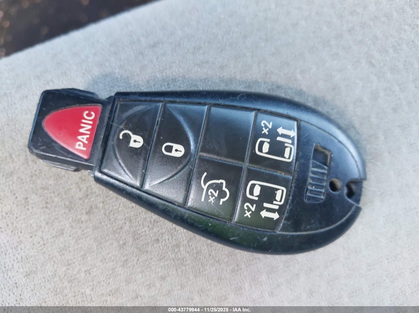 2012 Chrysler Town & Country Touring VIN: 2C4RC1BG1CR135884 Lot: 43779944