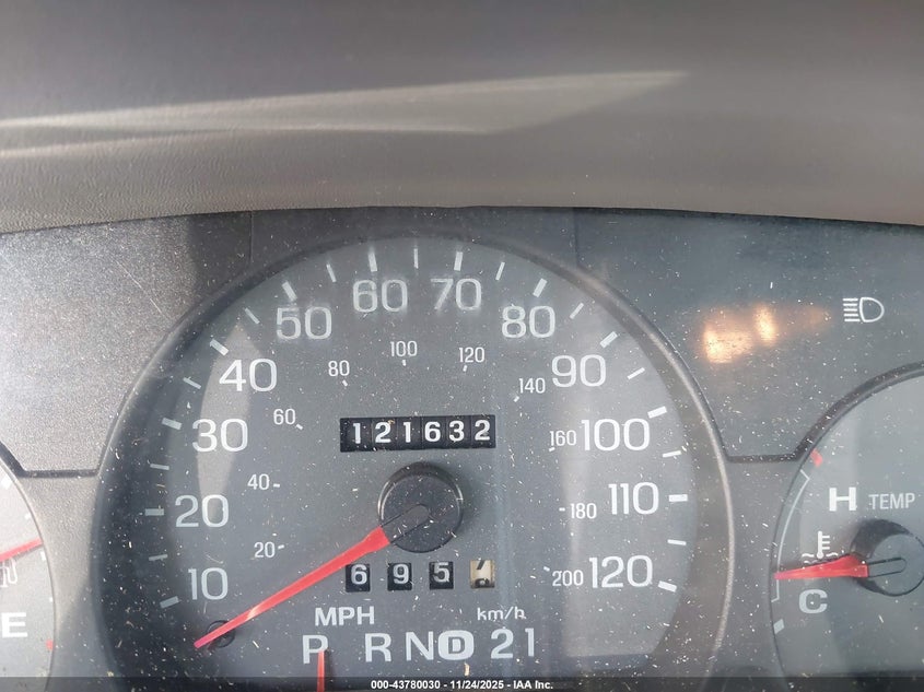 2005 Mercury Grand Marquis Ls/Lse VIN: 2MEFM75W95X632958 Lot: 43780030