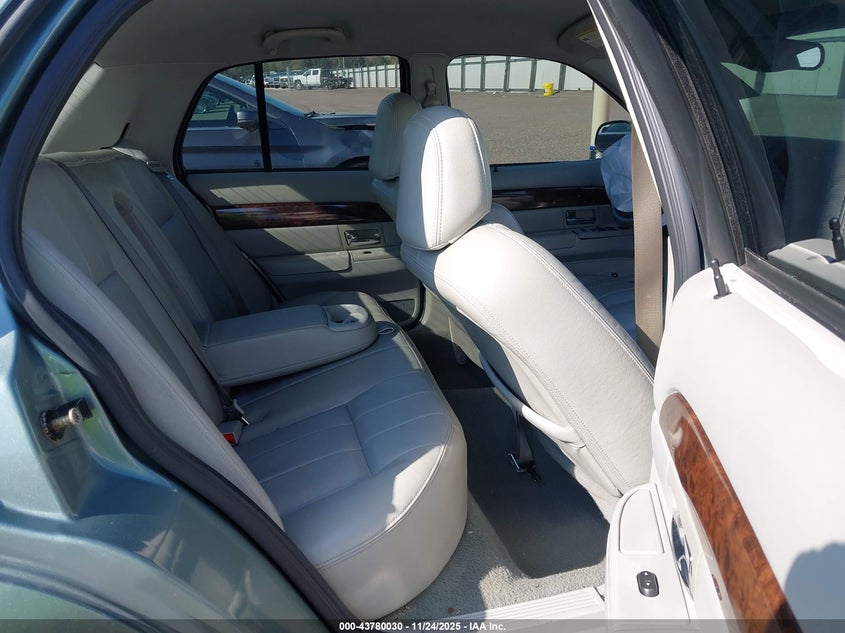 2005 Mercury Grand Marquis Ls/Lse VIN: 2MEFM75W95X632958 Lot: 43780030