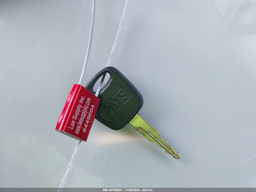 2000 Ford Excursion Limited VIN: 1FMNU42S0YEC52423 Lot: 43780033