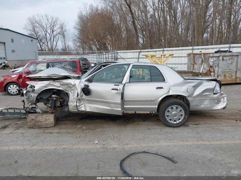 2007 Mercury Grand Marquis Gs VIN: 2MEFM74V47X611673 Lot: 43780139