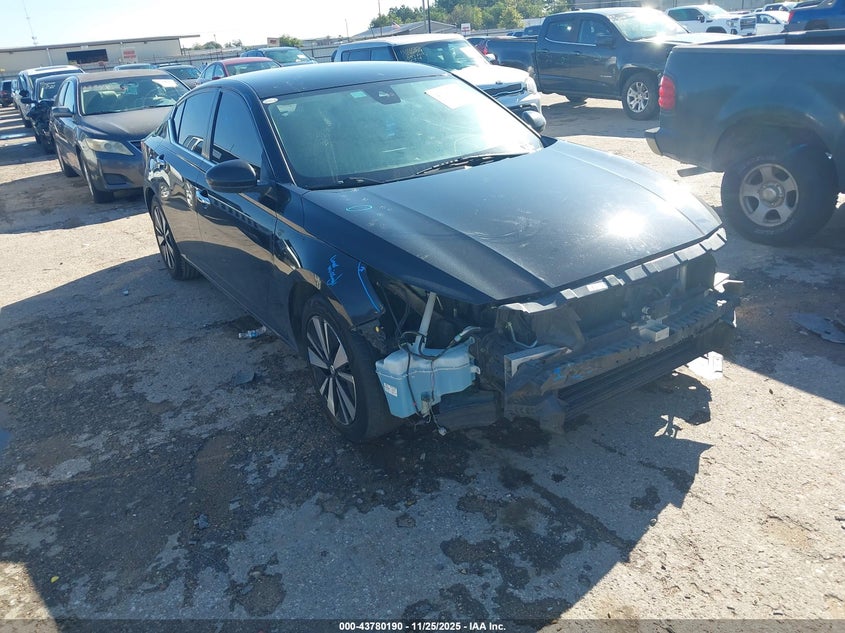 NISSAN ALTIMA SV FWD