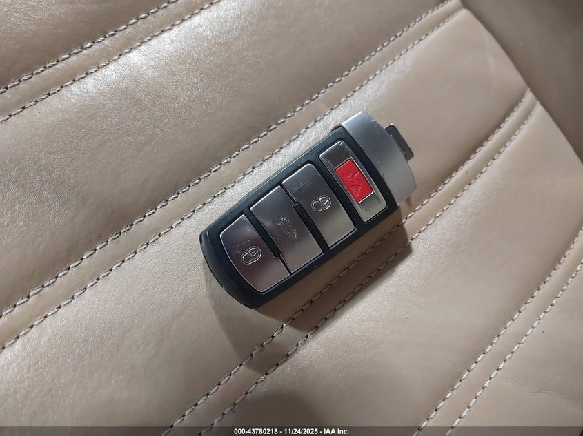 2008 Volkswagen Passat Vr6 VIN: WVWCU93C08E122657 Lot: 43780218