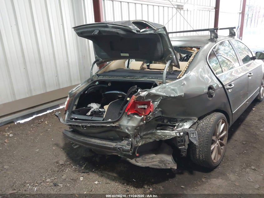 2008 Volkswagen Passat Vr6 VIN: WVWCU93C08E122657 Lot: 43780218