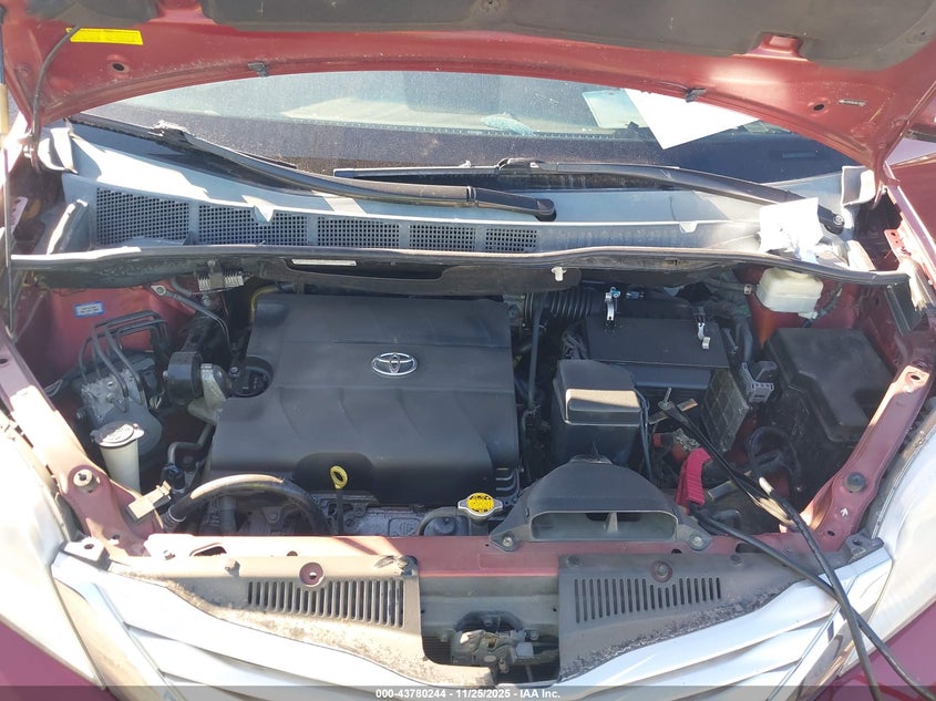 2013 Toyota Sienna Limited V6 7 Passenger VIN: 5TDYK3DC8DS288565 Lot: 43780244