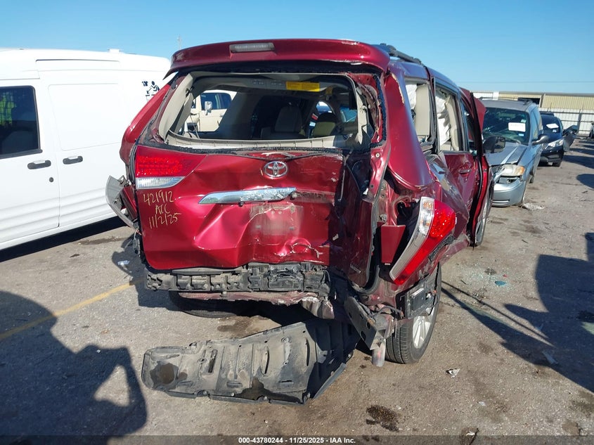 2013 Toyota Sienna Limited V6 7 Passenger VIN: 5TDYK3DC8DS288565 Lot: 43780244