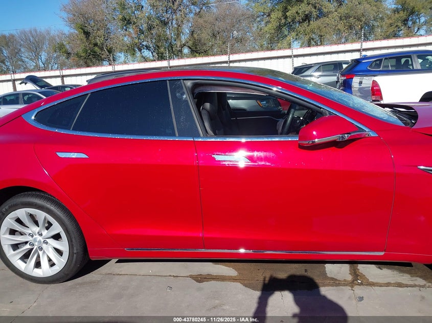 2018 Tesla Model S 100D/75D/P100D VIN: 5YJSA1E29JF247378 Lot: 43780245