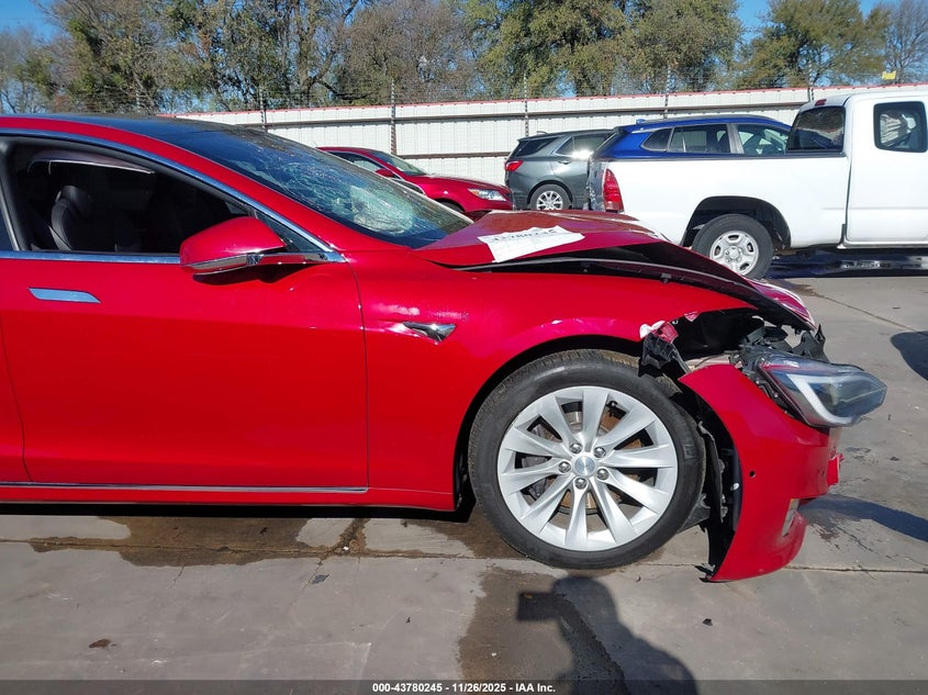 2018 Tesla Model S 100D/75D/P100D VIN: 5YJSA1E29JF247378 Lot: 43780245
