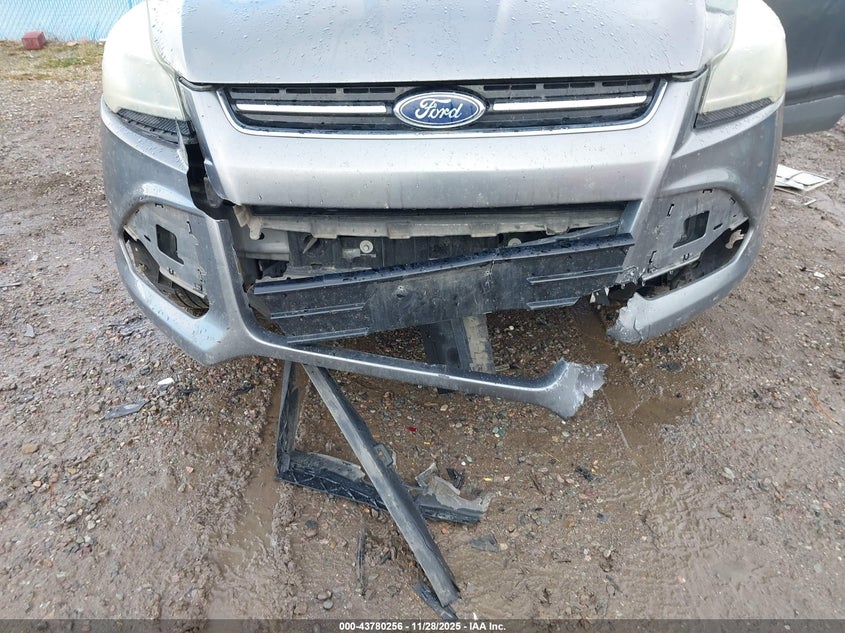 2013 Ford Escape Titanium VIN: 1FMCU9J99DUA40607 Lot: 43780256