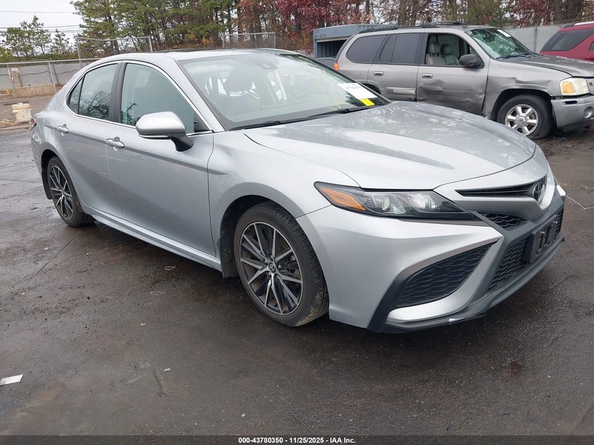 TOYOTA CAMRY SE AWD