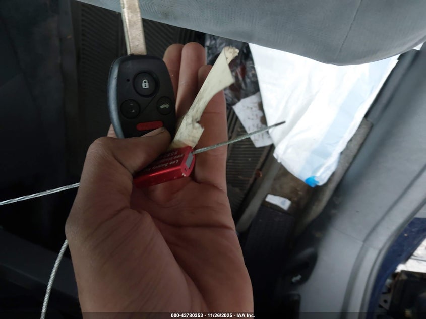 2004 Honda Accord 2.4 Ex VIN: 1HGCM56604A027212 Lot: 43780353