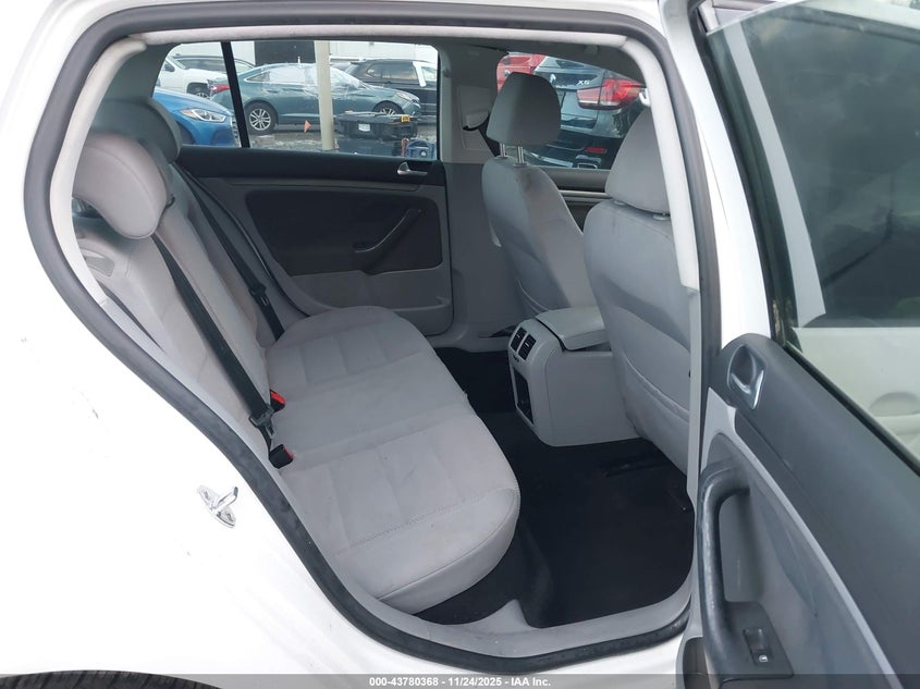 2007 Volkswagen Rabbit 4-Door VIN: WVWDR71K37W206694 Lot: 43780368