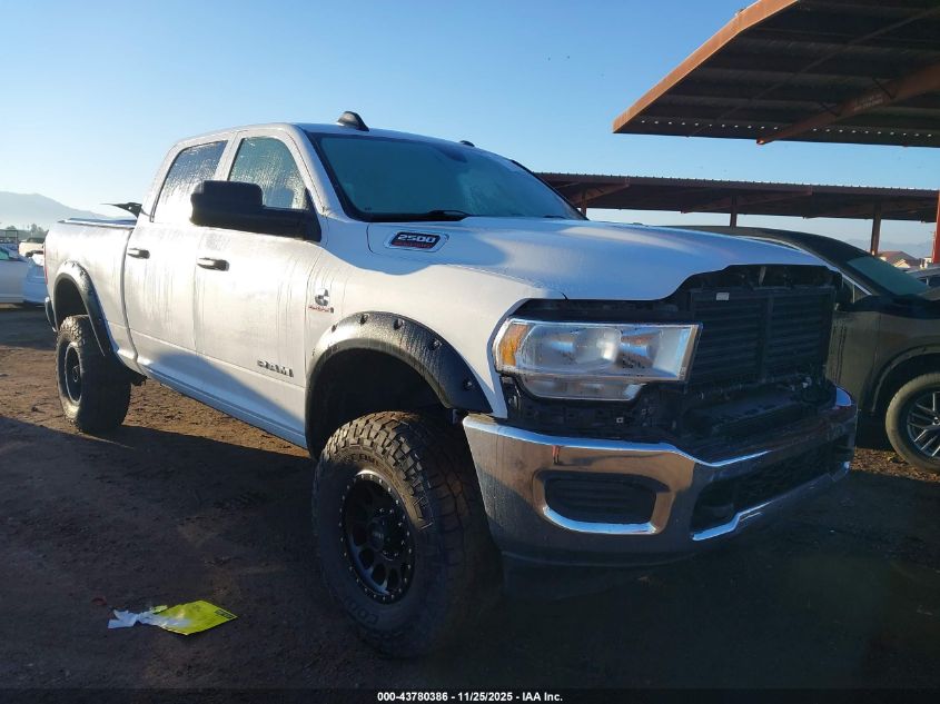 RAM 2500 TRADESMAN 4X4 6 4 BOX
