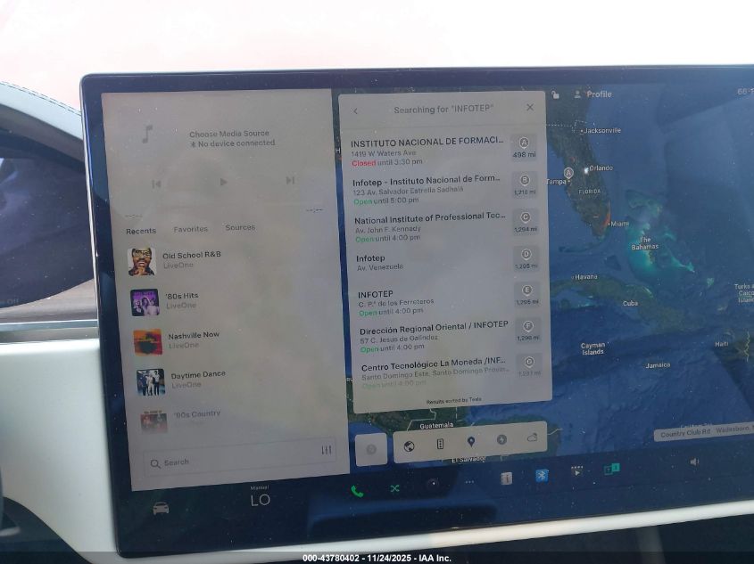 2024 Tesla Model X Long Range VIN: 7SAXCDE54RF440628 Lot: 43780402