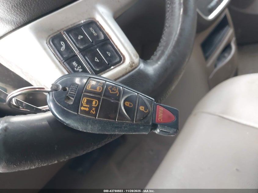 2014 Chrysler Town & Country Touring VIN: 2C4RC1BG6ER412600 Lot: 43780503