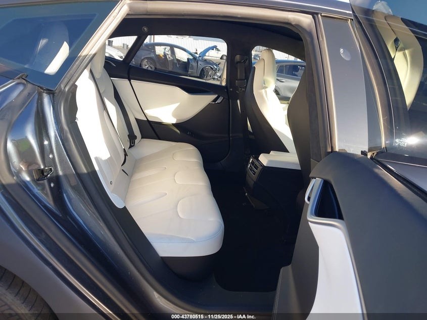 2017 Tesla Model S 60/75 VIN: 5YJSA1E15HF196771 Lot: 43780515