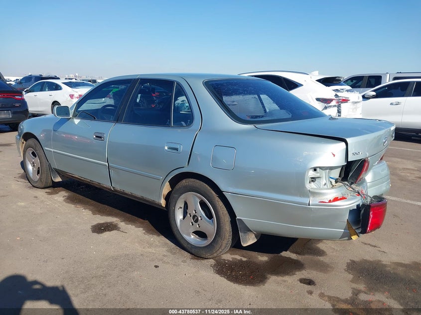 4T1BF12K6TU124620 1996 TOYOTA CAMRY photo no. 3
