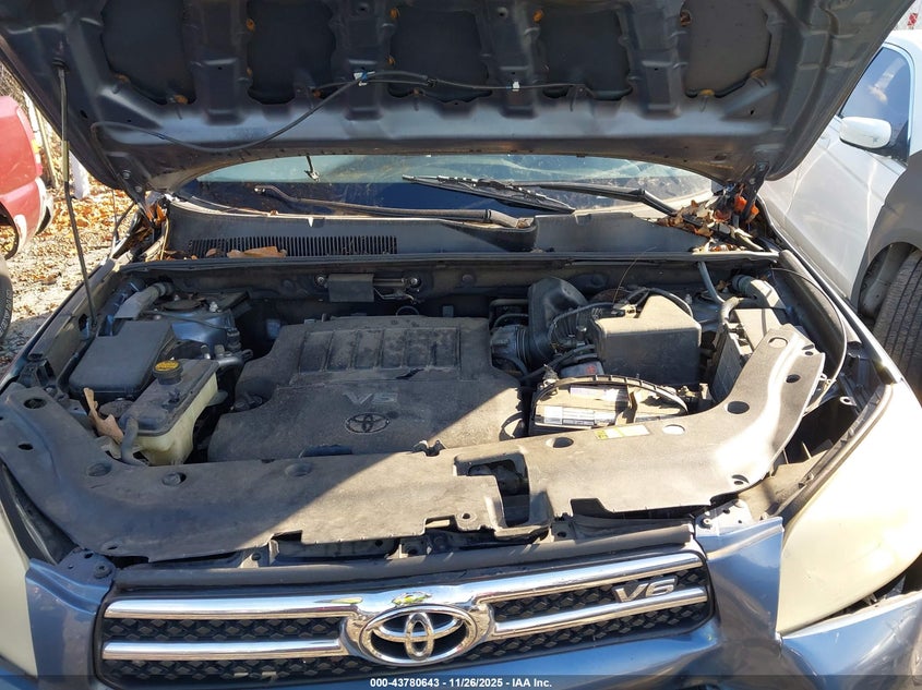2007 Toyota Rav4 Limited V6 VIN: JTMZK31V275007946 Lot: 43780643