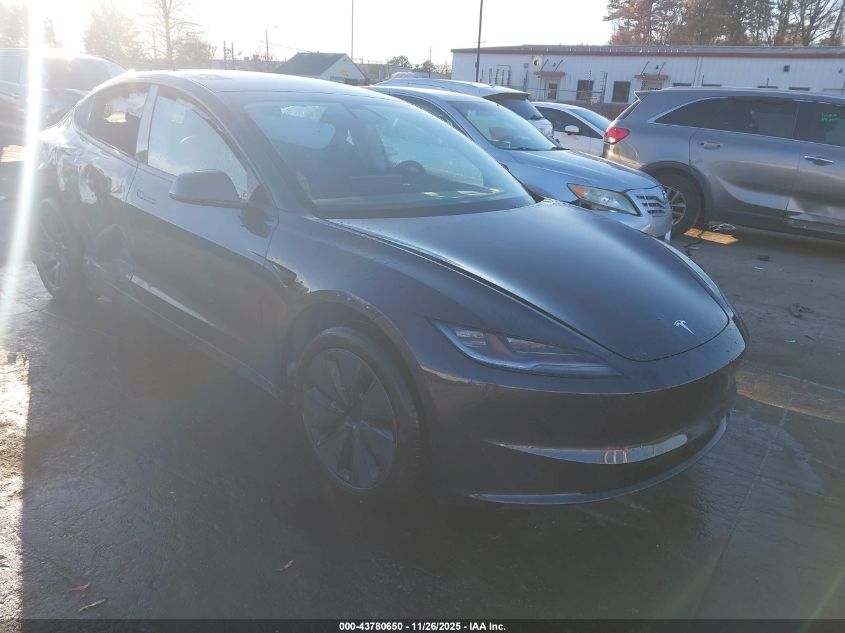 TESLA MODEL 3 LONG RANGE REAR-WHEEL DRIVE/STANDARD