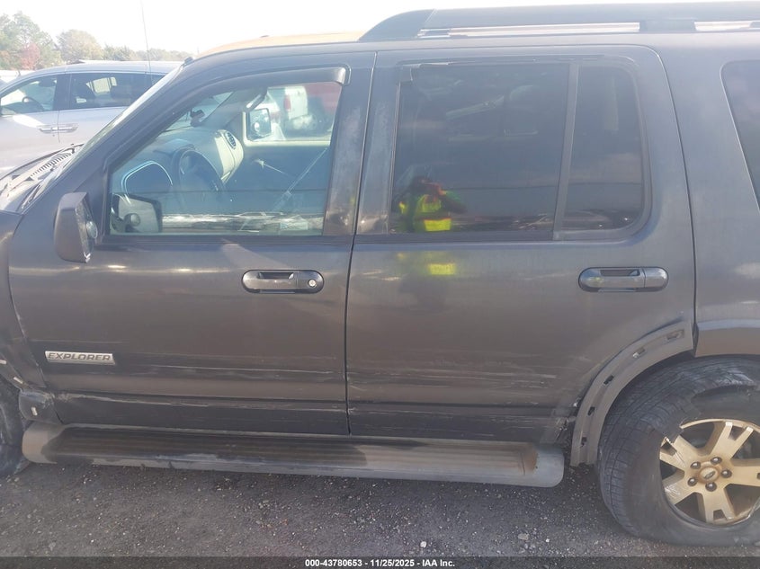 2007 Ford Explorer Xlt VIN: 1FMEU63E77UB42977 Lot: 43780653