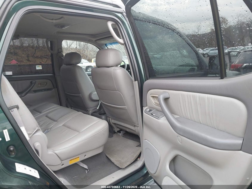 2001 Toyota Sequoia Limited V8 VIN: 5TDBT48AX1S018086 Lot: 43780663