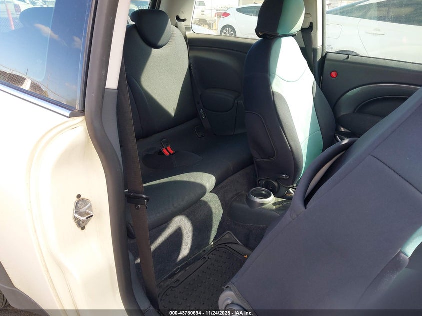 2005 Mini Cooper VIN: WMWRC334X5TJ65510 Lot: 43780694