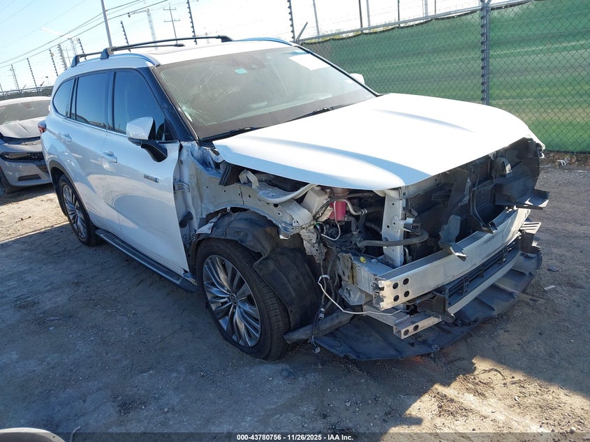 TOYOTA HIGHLANDER HYBRID PLATINUM