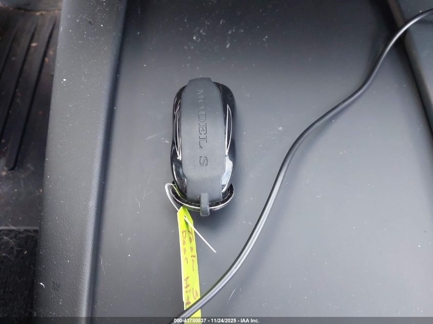 2016 Tesla Model S 60D/70D/75D/85D/90D VIN: 5YJSA1E23GF166949 Lot: 43780837